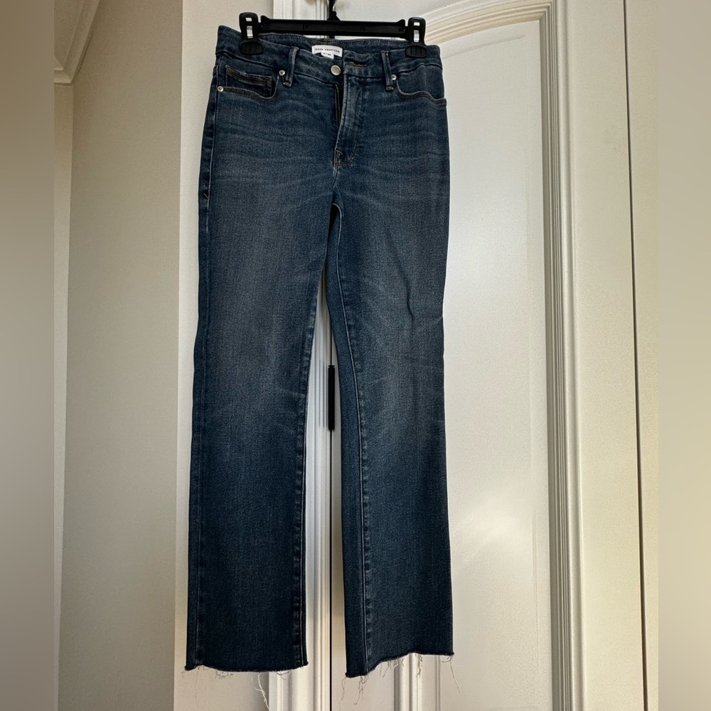 Good American raw hem straight denim. 27” inseam. Worn once.